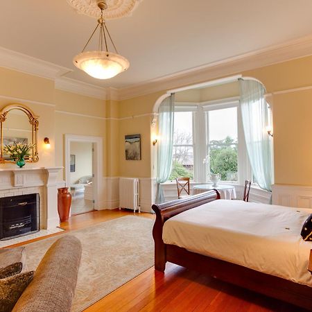 Fairholme Manor Inn Victoria Exteriér fotografie