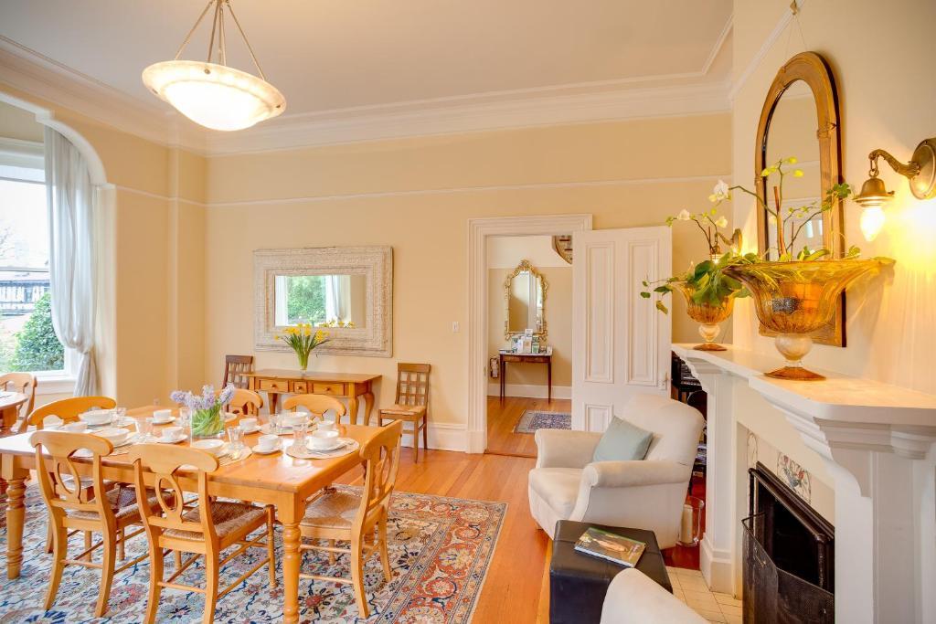 Fairholme Manor Inn Victoria Exteriér fotografie