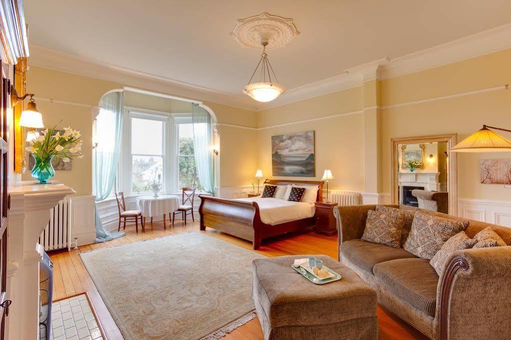 Fairholme Manor Inn Victoria Exteriér fotografie